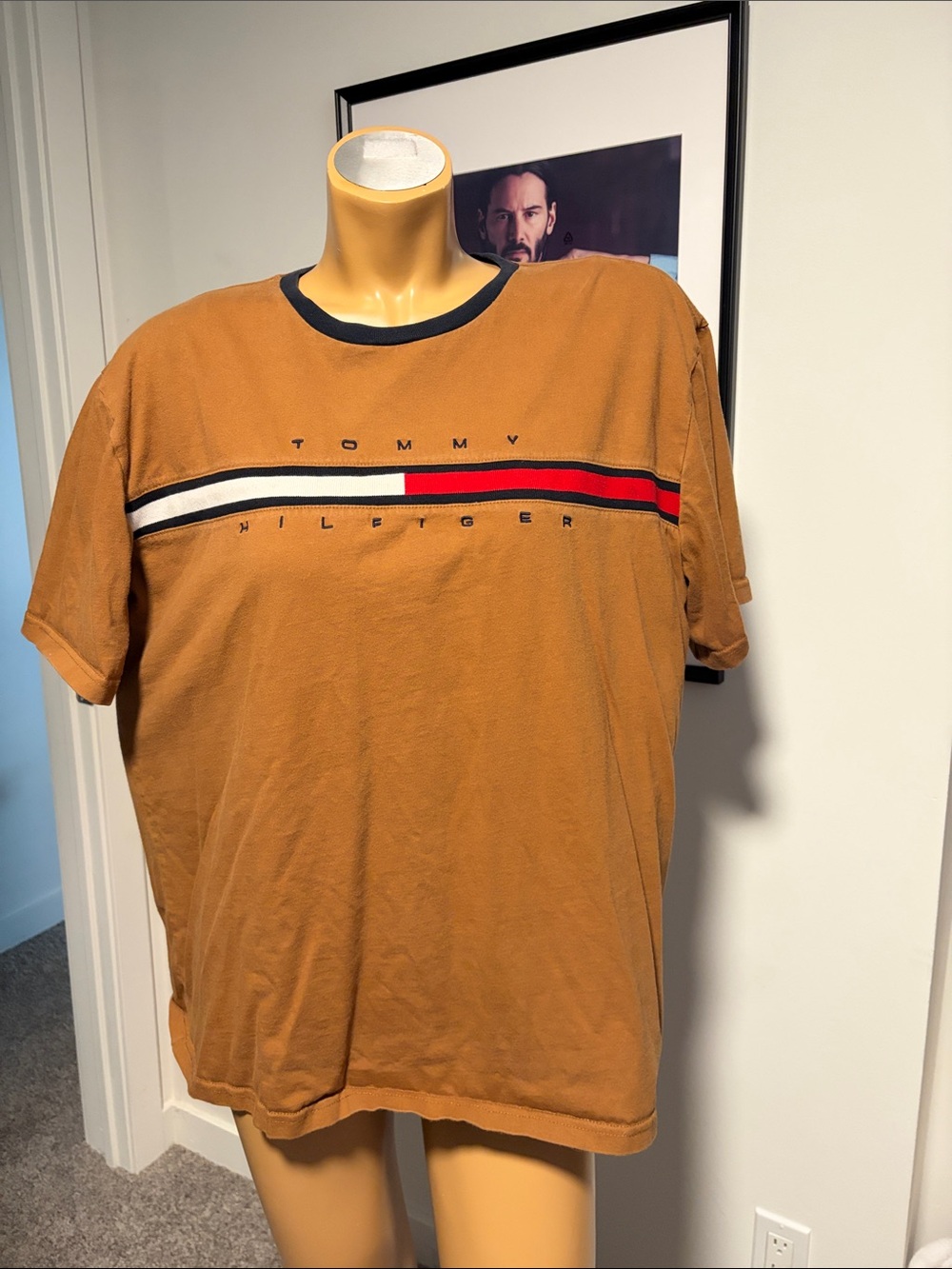 Tommy Hilfiger Men's Short Sleeve Logo T-Shirt in Camel XXL